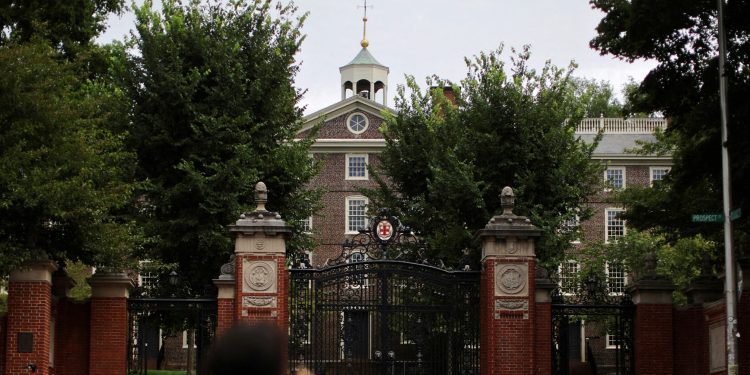 被學生揭露臃腫問題 常春藤名校布朗大學裁員48人