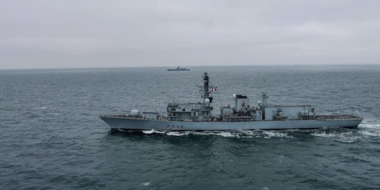 俄潛艦現蹤英國愛爾蘭周邊水域 混合戰威脅態勢引發關注