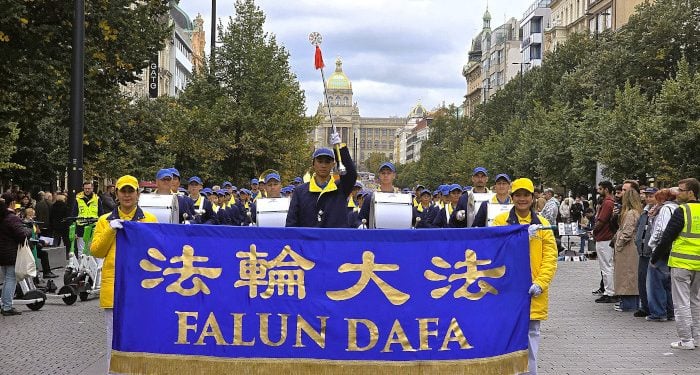 圖片報導：法輪功學員布拉格集會遊行反迫害