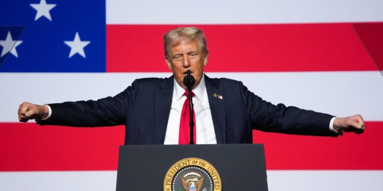 川普呼籲共和黨廢除「冗長辯論」以結束政府停擺