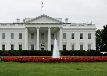 政府關門進入第二天 川普考慮削減機構開支