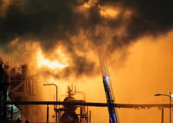 洛杉磯雪佛龍煉油廠突發大火 火勢已受控