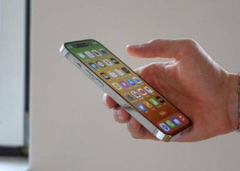 英警方鐵腕打擊手機竊盜 破獲跨境走私網路