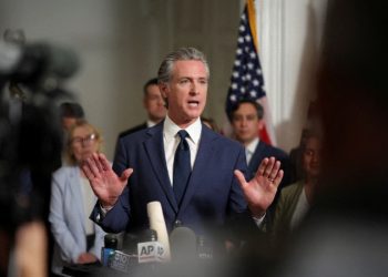 參議院同意結束政府關門 紐森抨擊民主黨「投降」