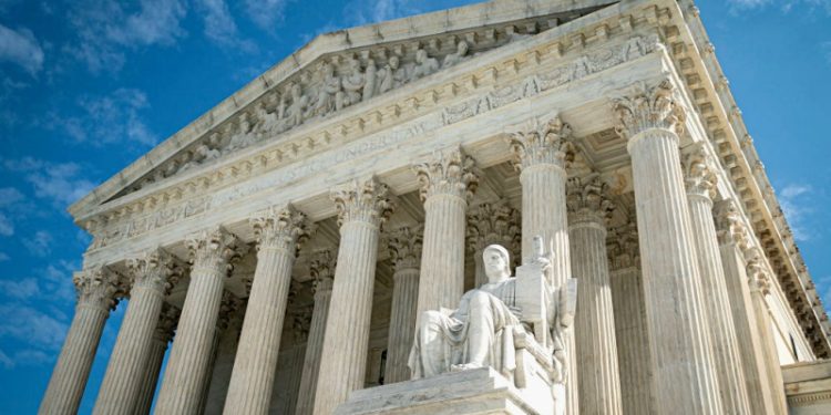 最高法院受理川普政府上訴 爭取暫停支付90億美元食品券資金命令