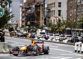 紐約市被共產主義者奪下後 斯特凡尼克宣佈競選紐約州州長