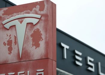 股東大會在即 特斯拉大股東反對馬斯克萬億美元薪酬方案