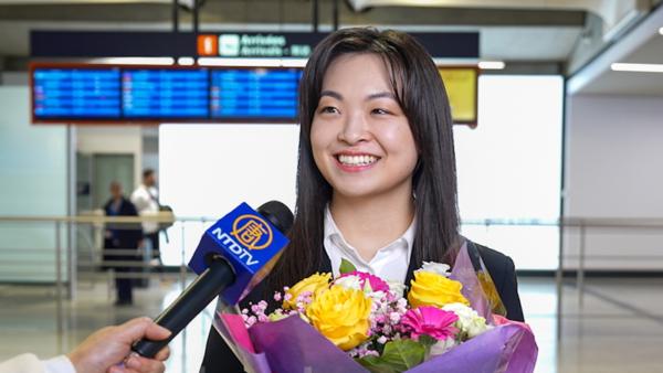 2025年12月16日，神韻二胡獨奏家王真接受採訪。（圖片來源：大紀元）