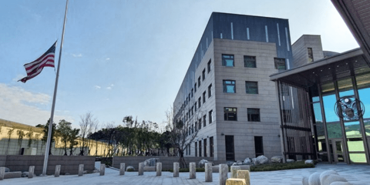 川普下令降半旗悼念遇害國民警衛隊成員