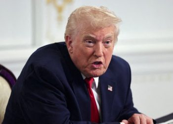 川普允許英偉達向中國出售H200AI芯片  前提是美國分成25%