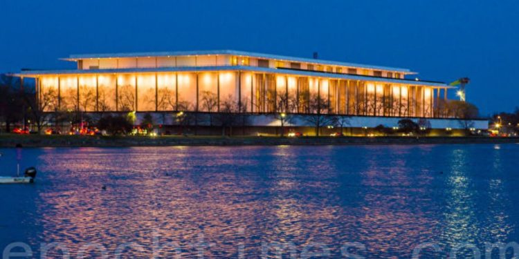 肯尼迪中心董事會投票將其更名為“川普肯尼迪中心”