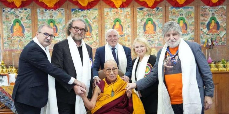 重申對西藏的支持立場 捷克參院代表團晤達賴喇嘛