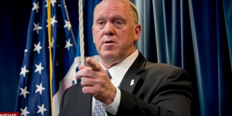 霍曼呼籲政客們停止攻擊美國移民及海關執法局和邊境巡邏人員