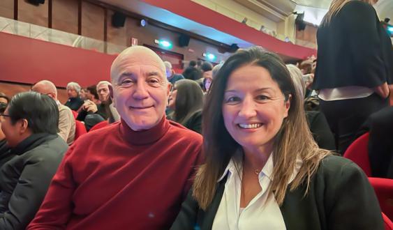 2026年2月16日晚，Riccardo Giacomi和太太Chiara Bastianello一同觀看了神韻紐約藝術團在意大利羅馬協和音樂廳的第四場演出。（圖片來源：Viviana Del Buono／大紀元）