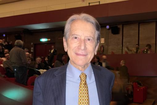 2026年2月13日晚，意大利前外交部長、參議員Giulio Terzi觀賞了神韻紐約藝術團在羅馬協和音樂廳的首場演出。（圖片來源：Alessandro Starnoni／大紀元）