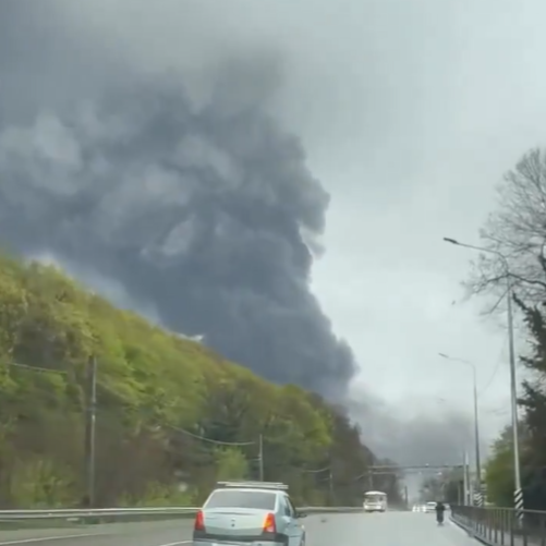 烏克蘭無人機襲擊俄羅斯圖阿普謝港（視頻截圖：MilitaryNewsUA）