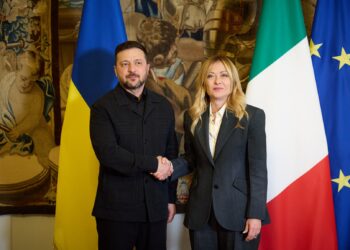 【俄烏戰爭】澤連斯基訪意大利  俄軍大力襲擊烏克蘭 烏方襲擊俄煉油廠等多個重要目標 烏讚揚美國終止豁免對俄石油的制裁