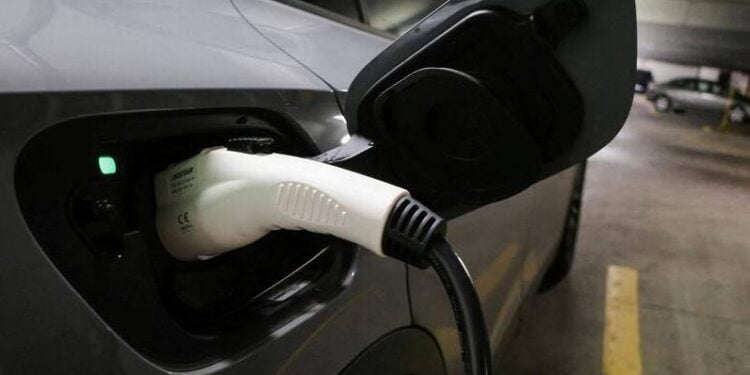 伊朗戰爭戰猶酣 或加速電動車普及化