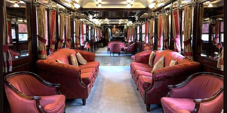 西班牙復古豪華列車 一座行駛於鐵軌上的宮殿