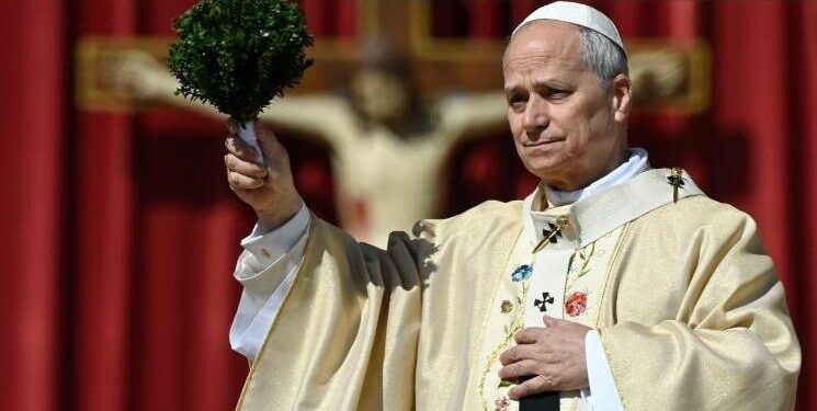 首次主持復活彌撒 教宗用十種語言向信徒們祝福