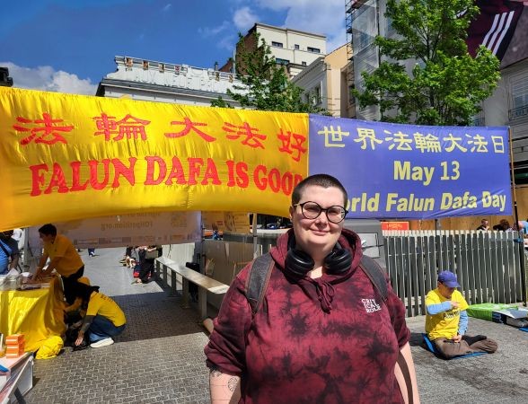 奧諾雷認為，法輪功對全世界都有益。（圖片來自明慧網）