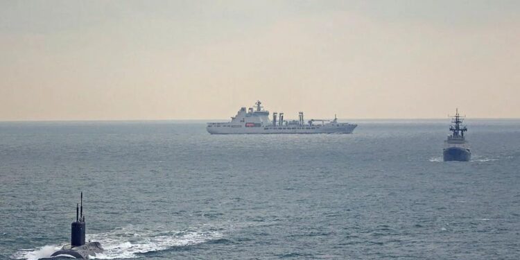 打擊俄羅斯“影子艦隊” 英國首次採取攔截行動