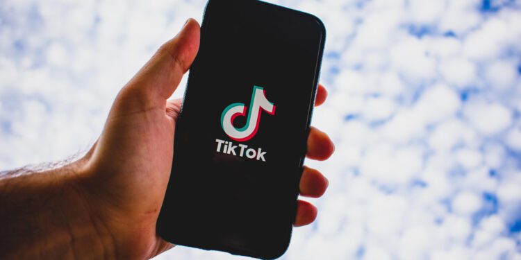 未確保未成年人賬戶安全 歐盟初步認定TikTok違法