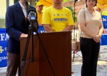 歐洲法輪功學員羅馬集會遊行 議員：不懼危險跟隨我心，和你們站在一起（組圖）