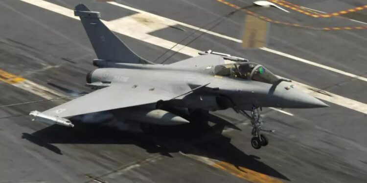 法媒：曾赴中國培訓軍方人員 法前戰機飛行員被立案審查